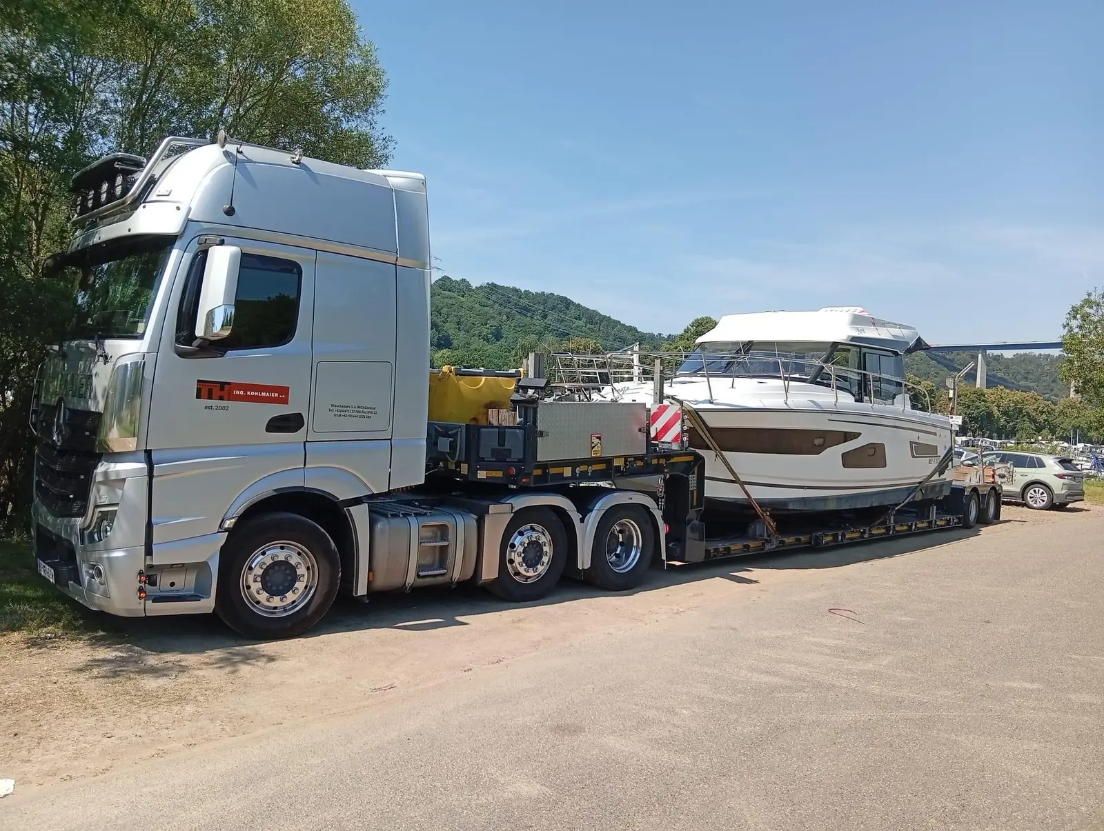 Motorboot-Transport durch Kohlmaier