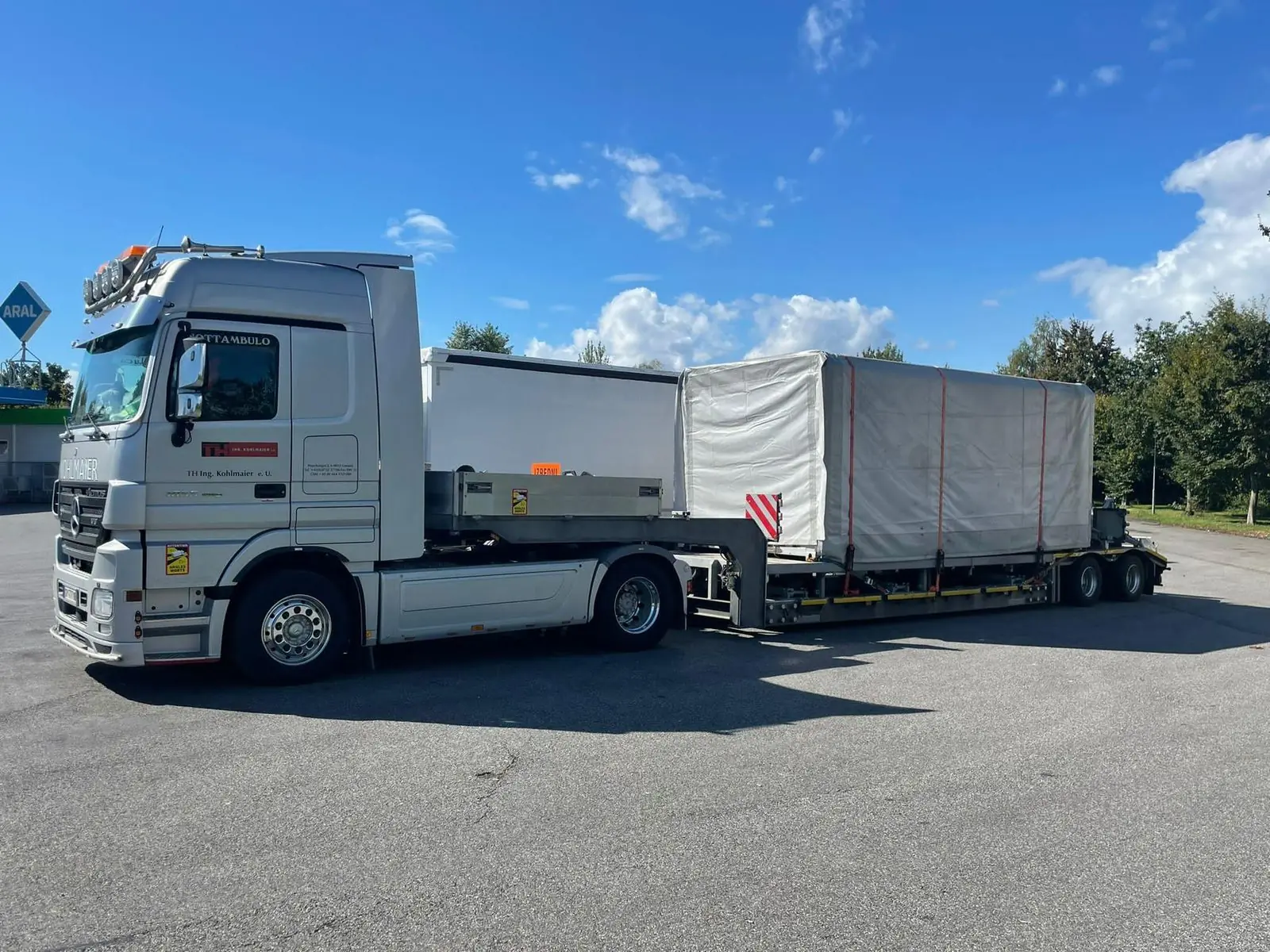 Kohlmaier Sattelzug mit Planenauflieger